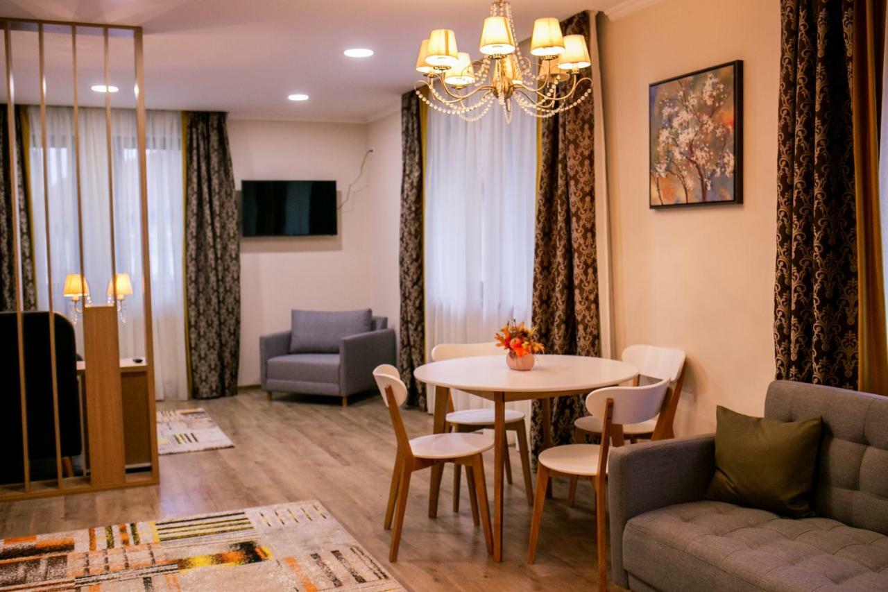 ホテル Casa Claudia Sangeorgiu de Padure エクステリア 写真