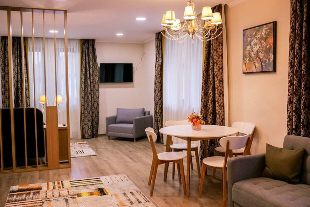 ホテル Casa Claudia Sangeorgiu de Padure エクステリア 写真